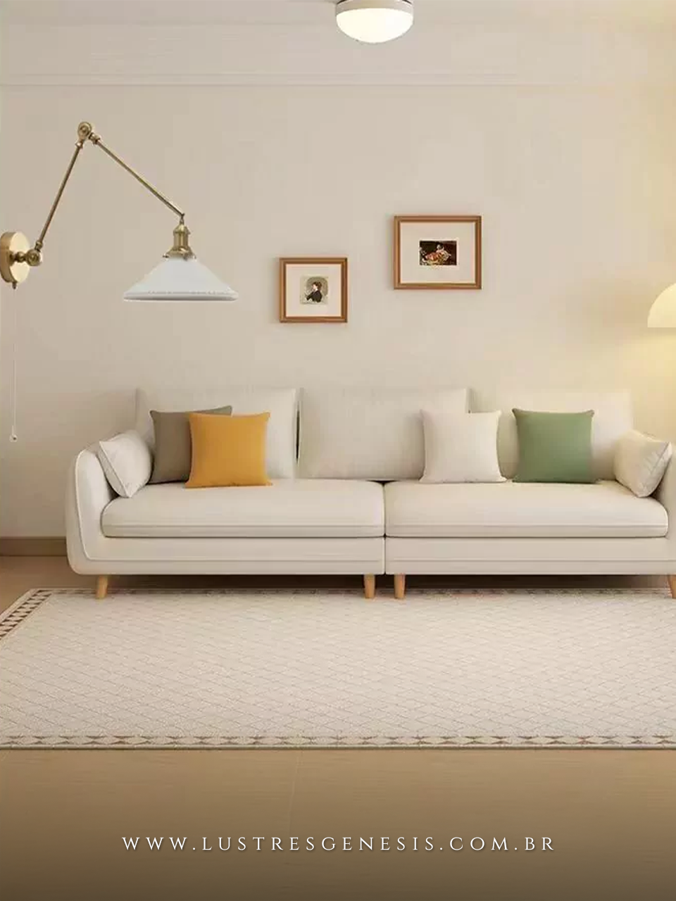 Arandela moderna Araucária na cor ouro envelhecido, com braço articulado e cúpula texturizada, ideal para área gourmet, quartos, sala de estar, hall de entrada e corredor.